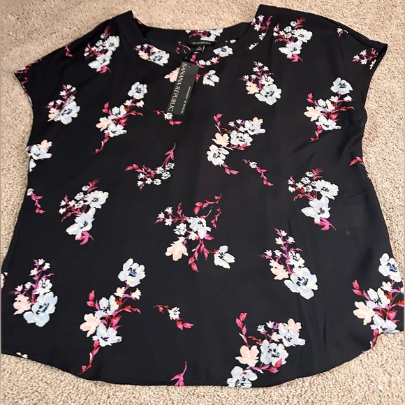 NWT Banana Republic Floral Short Sleeve Crew Neck Blouse Size M - Picture 3 of 11